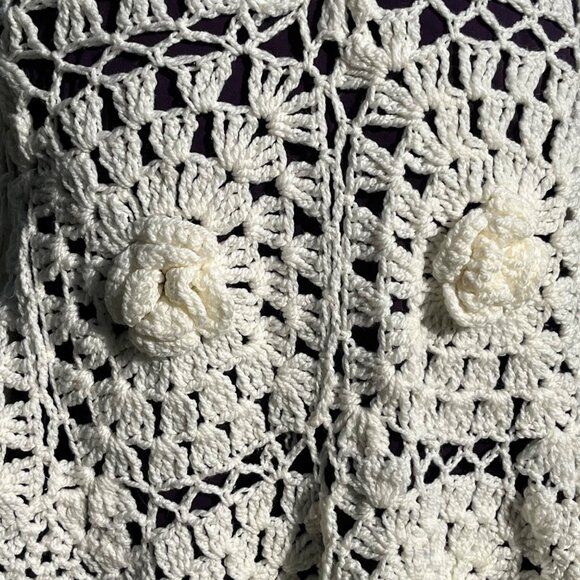 Hand Crocheted Vintage Granny Square 3D Roses All‎ White Fringe Shawl 78" Wide - Picture 4 of 4